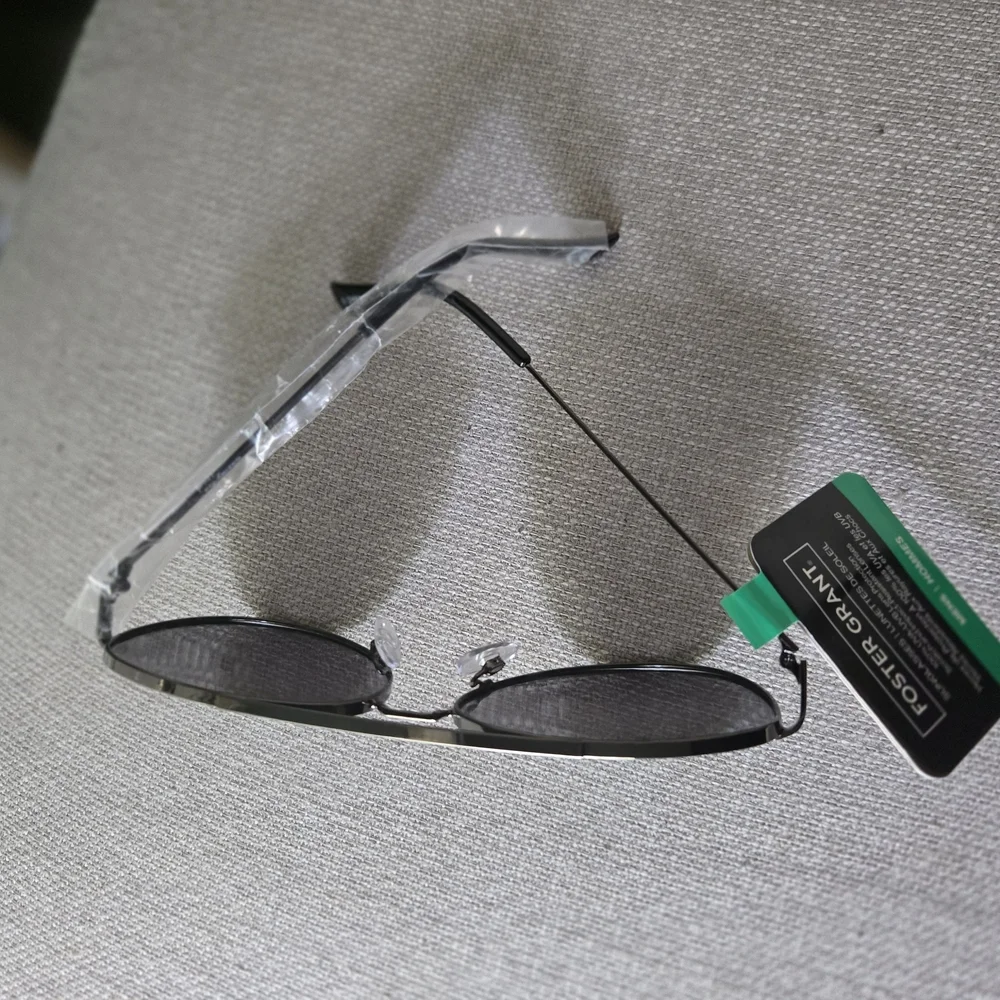 NWT Foster‎ Grant Mens Black Aviator Polarized Sunglasses